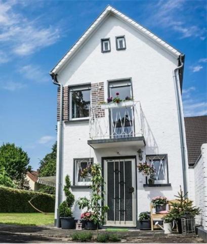Schoenes Haus Mit Grossem Garten Seligenstadt Exterior foto